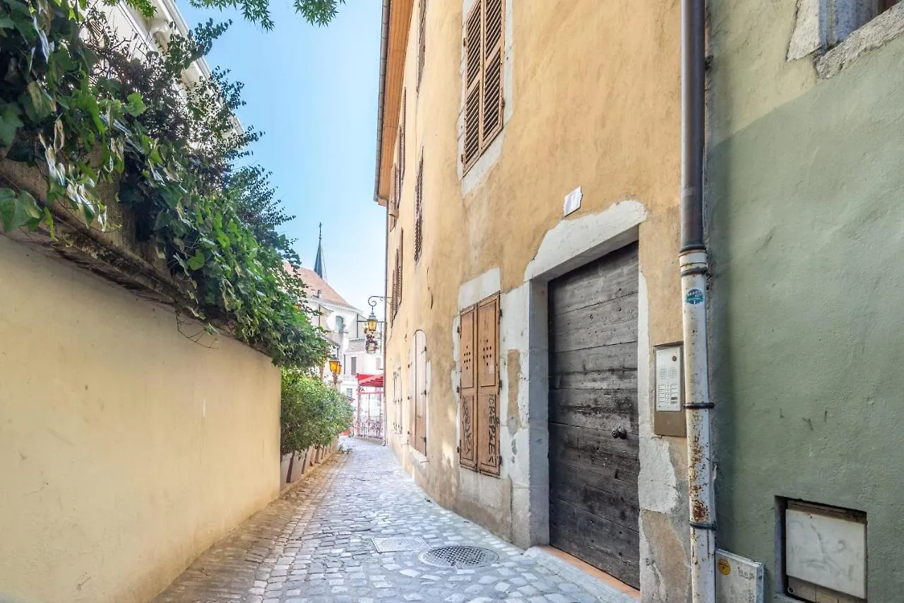 Douce Folie Annecienne Furnished Flat Apartment Annecy